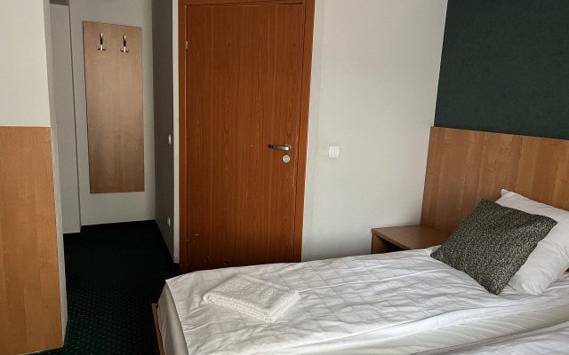 Cube House Aparthotel