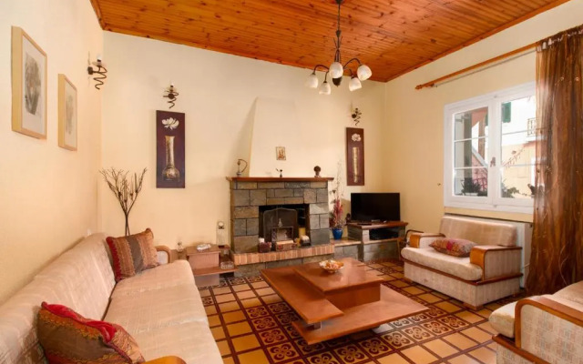 Eleni'S Traditional House In Agrafi