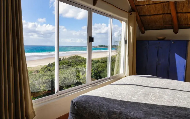 Pura Vida Tofo Beach House