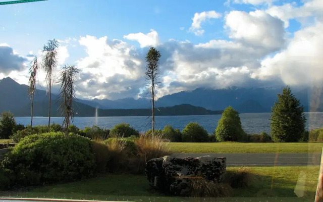 Te Anau Manapouri Lake Hotel