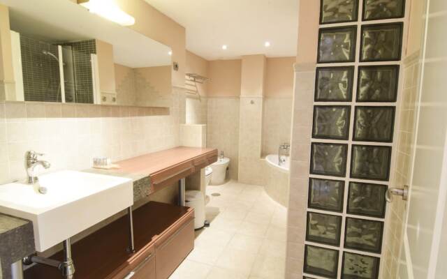 Letmalaga Cremades Duke