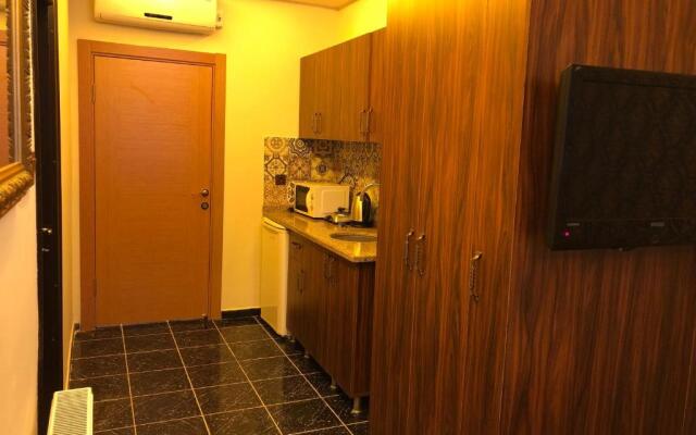 Rose Mansion by Otantik Suites