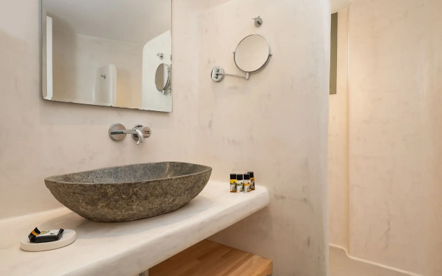 Melidron Hotel & Suites