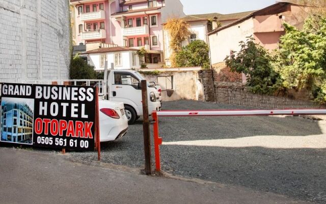 Grand Business