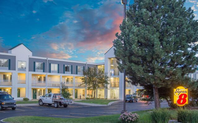 Super 8 Madison East