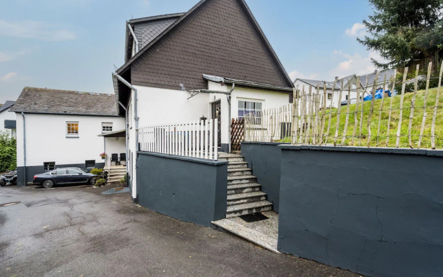 Cosy Apartment in Bestwig Heringhausen With Parking