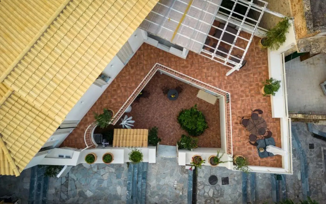Acropolis Suites