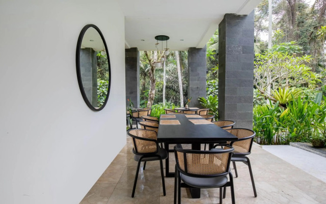 Suara Air Luxury Villa Ubud