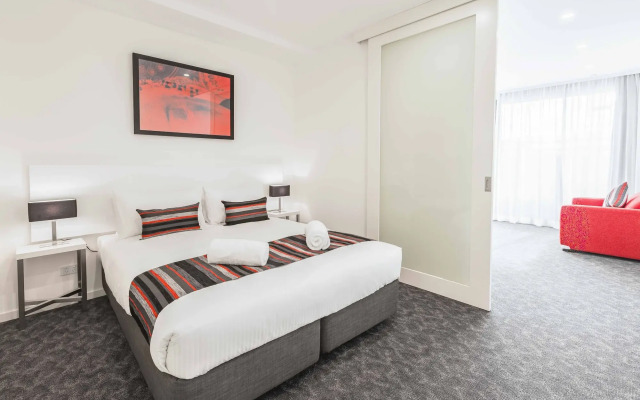 City Edge Box Hill Apartment Hotel
