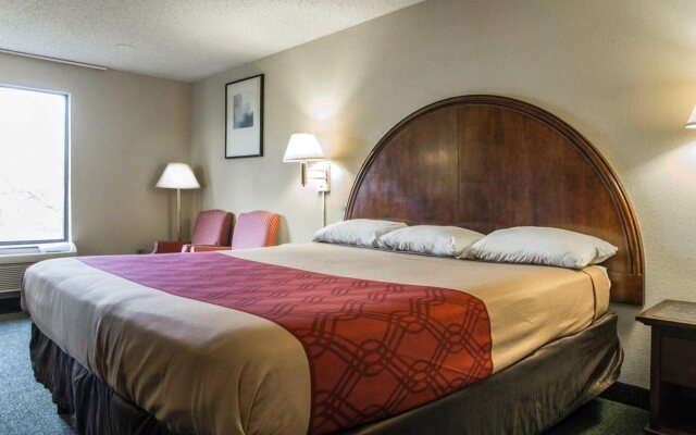 Quality Inn Airport-Near Uptown