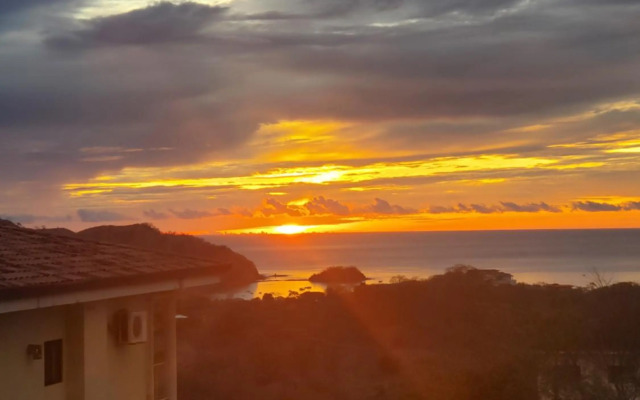 Villa Teresita - Coco Hilltop Sunset