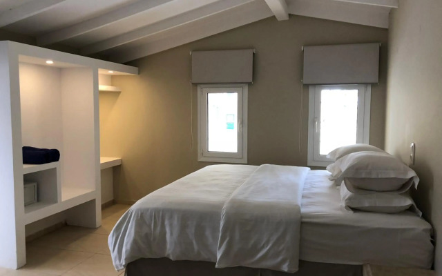 Parthenis Hotel & Suites