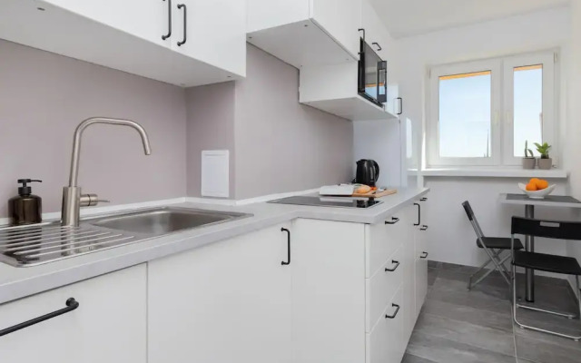 Warszawska Apartment Gdynia by Renters