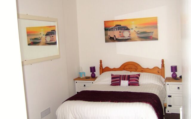 Links Side Guest House
