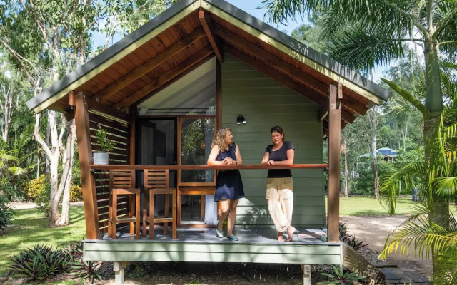 Airlie Beach Eco Cabins - Adults only