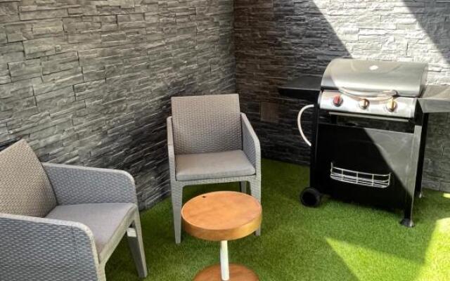 Love Room Jacuzzi Netflix