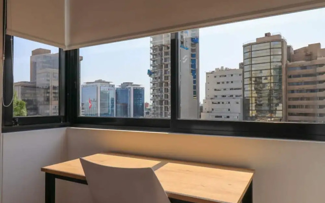 w Fascinating 1BR With Balcony in San Isidro