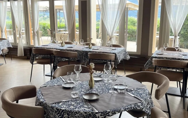 Hôtel Restaurant Les Quatre Saisons