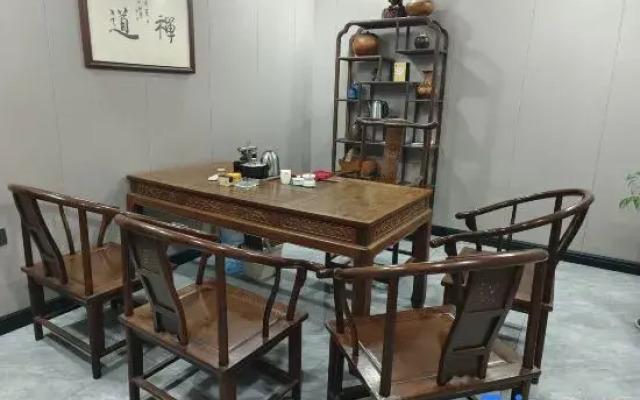 TukE China Light Residence Hotel