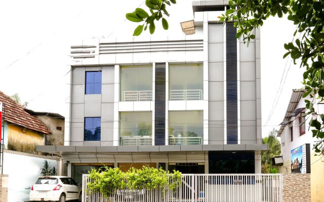 Canal View Residency by OYO Rooms