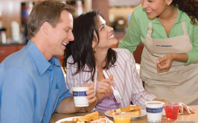 Hampton Inn & Suites Phoenix-Surprise