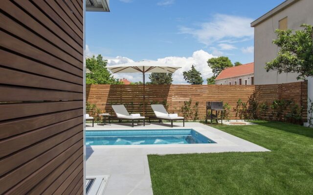 Luxurious Villa With Private Pool and Garden