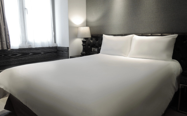 CHECK inn Taipei Main Station