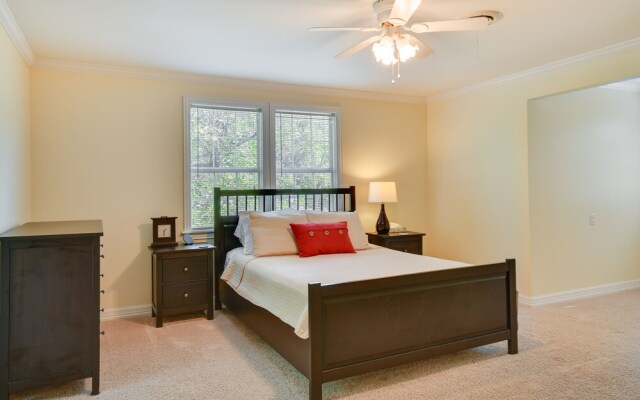 Spacious Amarillo Home With Shared Fire Pit!