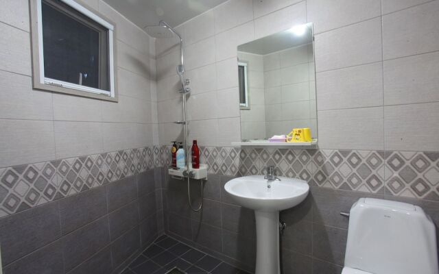 Sea and Star Pension