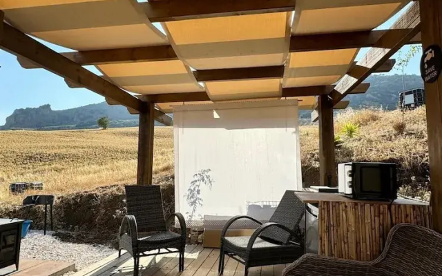 Nature Lovers Escape on an Eco-friendly Vineyard