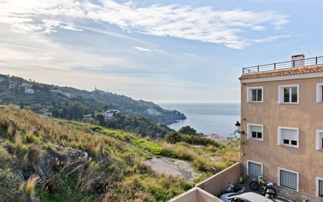 Modern Apartment in La Herradura with Sea Nearby