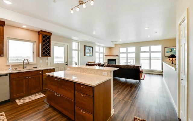 Waterfront Kenai Townhome < 1 Mi to Beach!