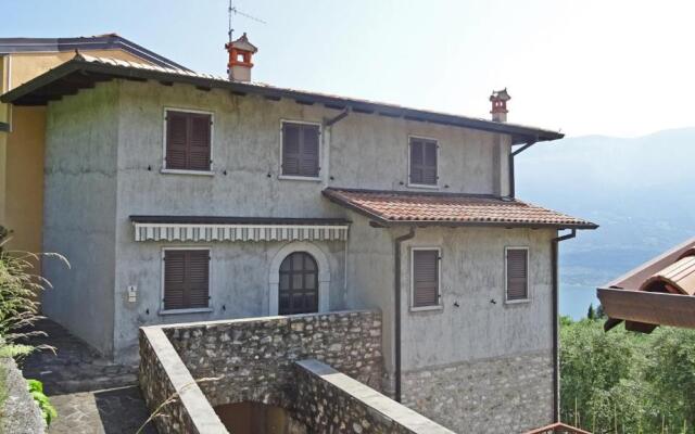 Casa Giacomina garden and Lake view by Gardadomusmea