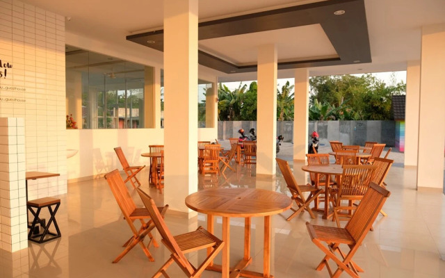 OYO 1047 The Holiday Guest House