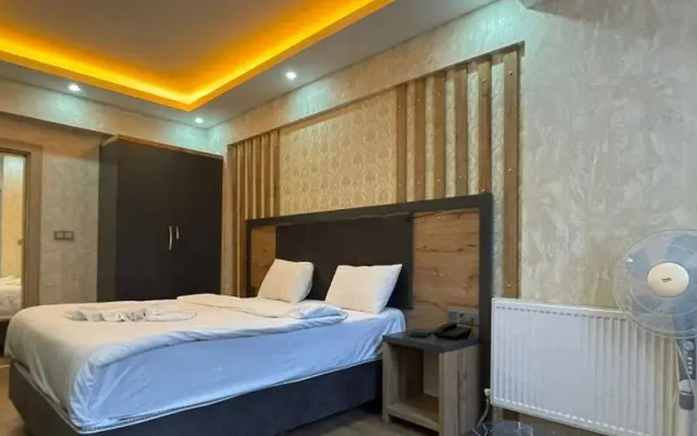 Pera White Hotel
