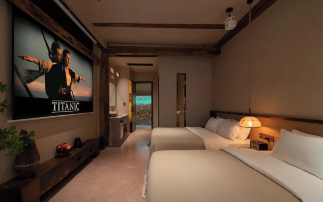 Xishuangbanna Jinghong Hidden in Nature