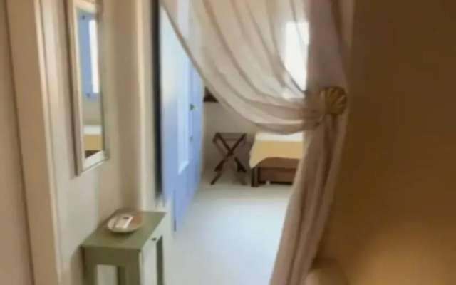 Pink Freud Villas Santorini