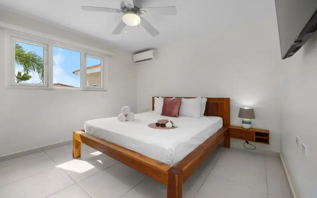 Central 4br3ba Villa w Ocean Views Private Pool