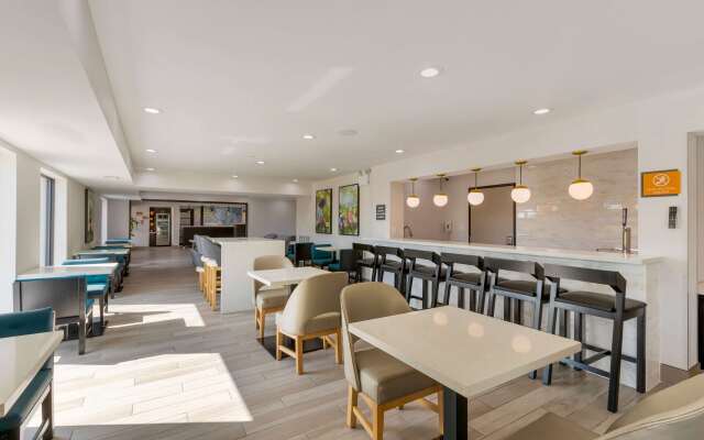 La Quinta Inn & Suites by Wyndham Des Moines West Clive