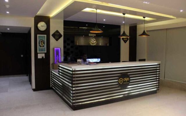 OYO Premium Anand Vihar 2