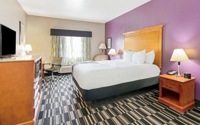 La Quinta Inn & Suites by Wyndham Ada