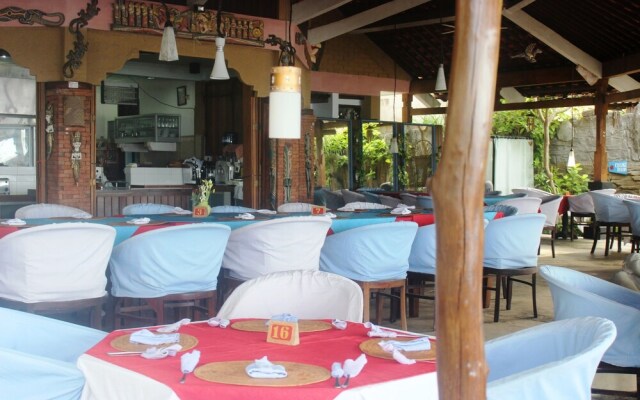 Amed Cafe & Hotel Kebun Wayan