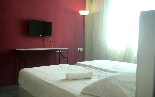 OYO 89589 Naiim Hotel