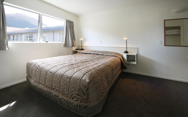 Blue Peaks Lodge – Guest Rooms – Queenstown