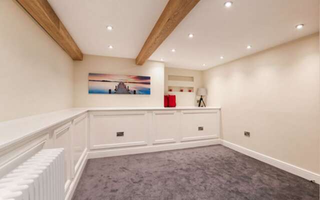 Stunning 2 Bed Property