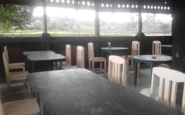 Pondok Tetebatu Cottages And Cafe