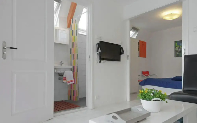 Beautiful Holiday Home Near Lawn Bowling in Krabbendam