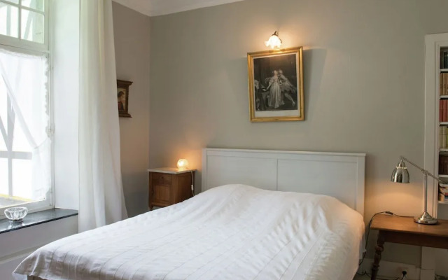 Vintage Castle in Jevoumont with Pool