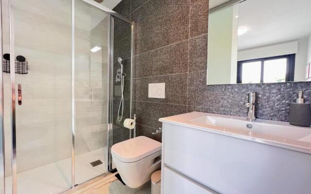 Modern Two Bedroom Ground Floor Apartment Duly7