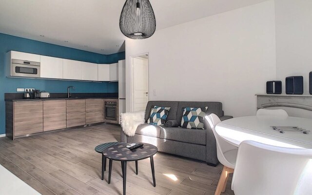 Superb Apart 6 People in the Heart of Cannes T33
